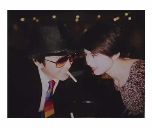 国产凌凌漆里周星驰和袁咏仪吃饭时被艺术家拍的那张照片