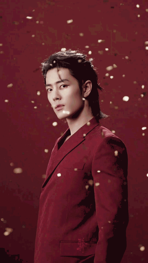 彩带飘下的那刻,继续做闪闪发光的巨星吧#肖战