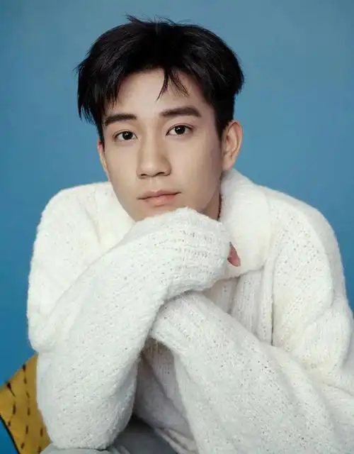 演员王子奇怒怼梅西:我大中华一人一口唾沫会淹死他不