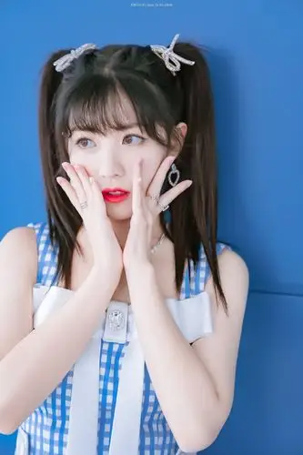 一只蓝精灵赖美云