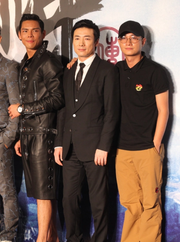 这一届网友太严格了向佐郭碧婷结婚汪峰黄晓明送祝福遭群嘲