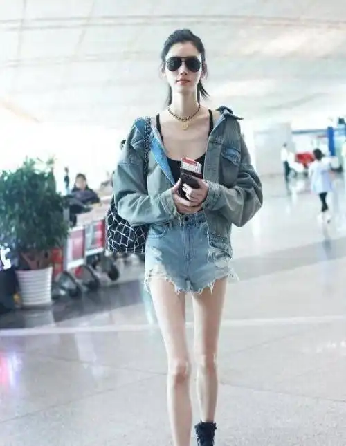 奚梦瑶身高达到178厘米,可以被称为"女高人",然而出人意料的是,她却