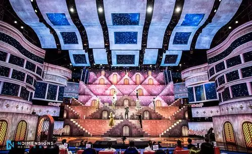 《跨界歌王》表演多元化 舞台视觉设计养眼