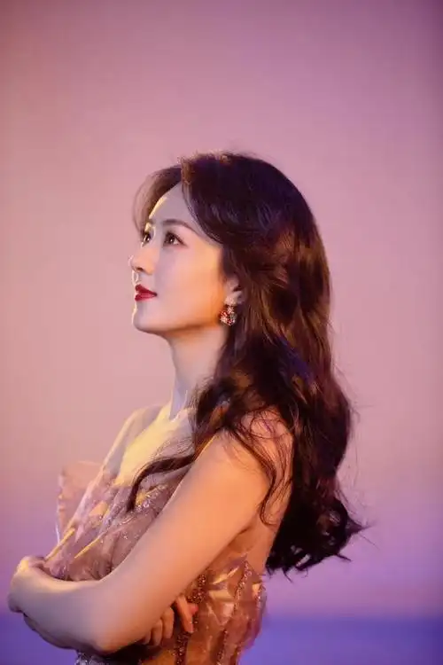 赵丽颖任嘉伦成泰国2021最火艺人五年前匆匆合作如今形势大变