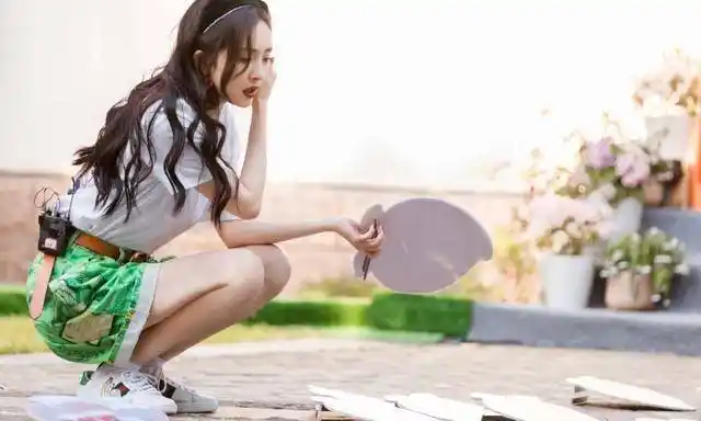 密逃3开播前发剧照杨幂邓伦美颜暴行特别嘉宾让人不安