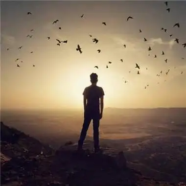 男人用自己背影做头像心理 - 霸气情侣头像!