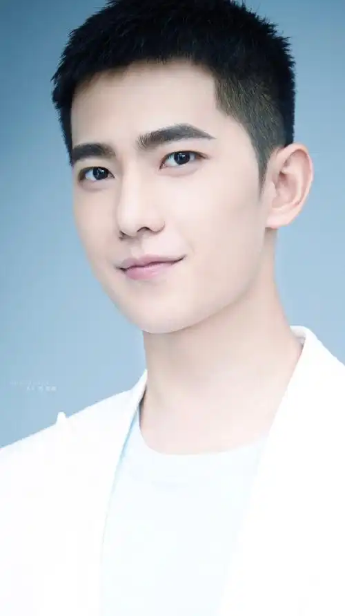 杨洋代言凡士林##杨洋久九