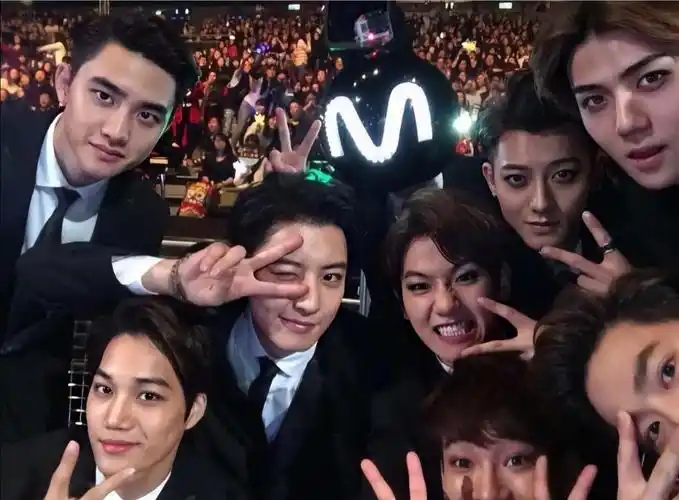 exo合照 图cr:logo/网络 侵删