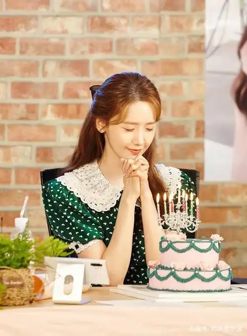 林允儿30岁生日造型!穿绿色波点裙的漂亮姐姐,是天神没错了