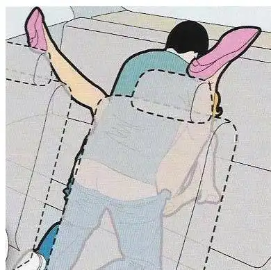 男女车后活春宫致车祸裸死引起家庭的变故