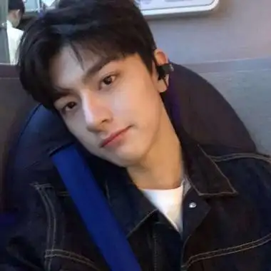 高清忧郁高冷男神真人头像图片