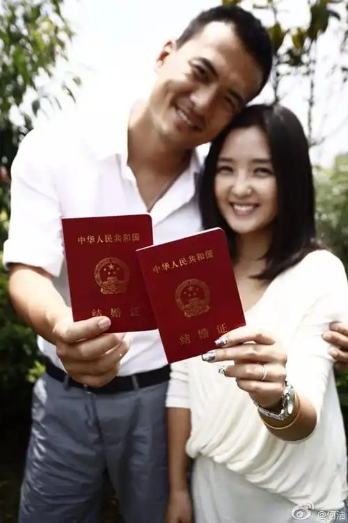 姐姐:封杀,离婚,被网暴……|张靓颖|超女|何洁|周笔畅|天娱_网易订阅