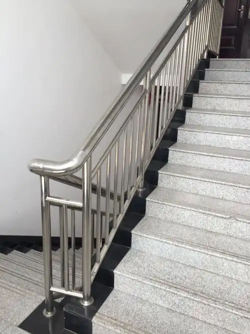 不锈钢管厂家不锈钢护栏 不锈钢楼梯扶手 承接工程