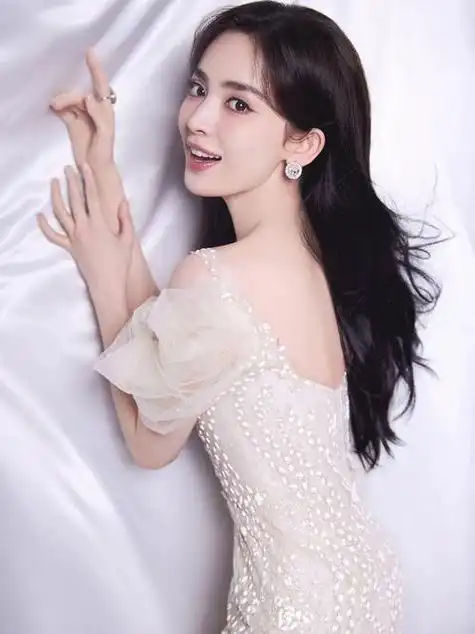 海报与剧情简介已释出,男女主角是包贝尔icon和古力娜扎icon,张柏芝