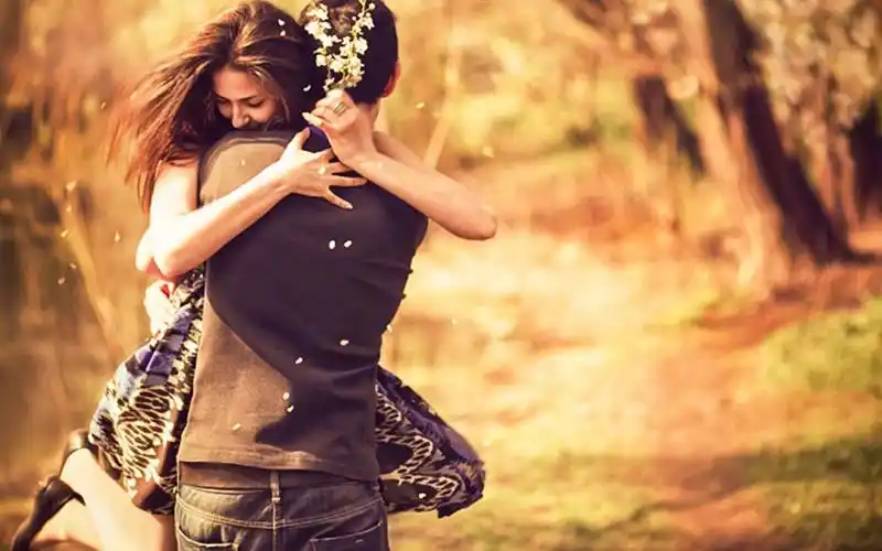 甜蜜情侣黄昏浪漫牵手唯美意境图片桌面壁纸