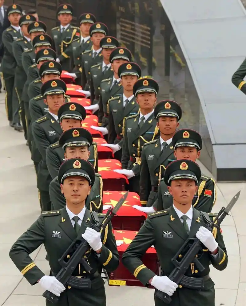 第六批志愿军烈士遗骸在抗美援朝烈士陵园安葬礼兵陆军高清图片#