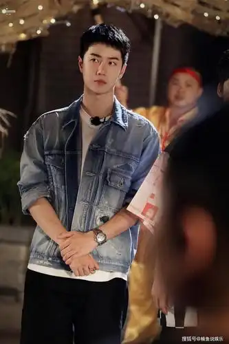 原创天天向上去乐山录节目王一博颜值好抢镜现场呼声太高了