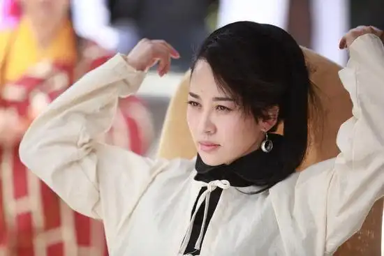 《来势凶猛》许晴剧照.