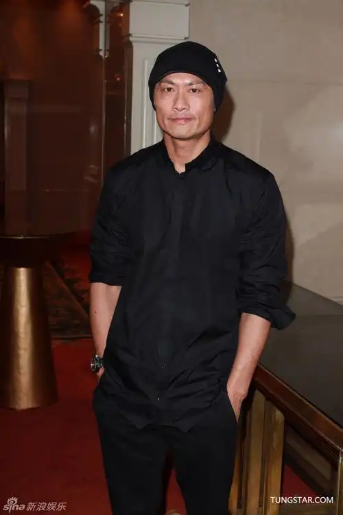 年4月30日出生于中国 a target="_blank" href="/item/香港/128775"