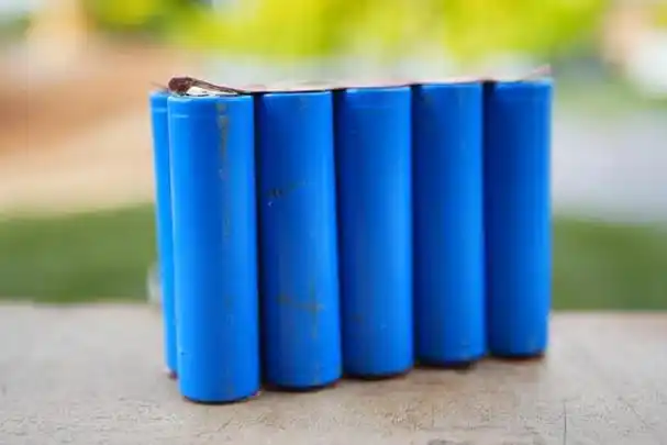 锂电池与铅酸电池:哪个更优?答案来了