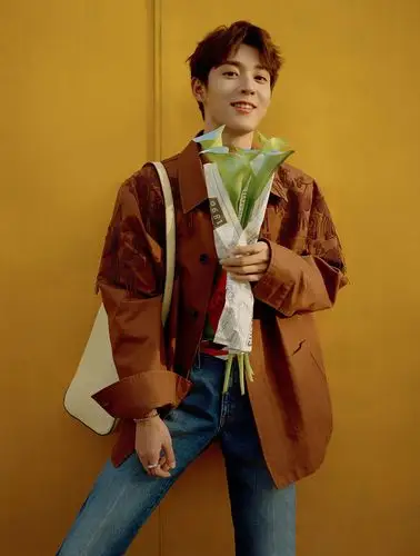 吴宇恒复古画报清爽大片释出 真诚演绎梦与自由