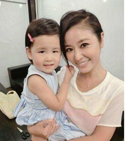 林心如二胎生下了吗?林心如二胎双胞胎照片