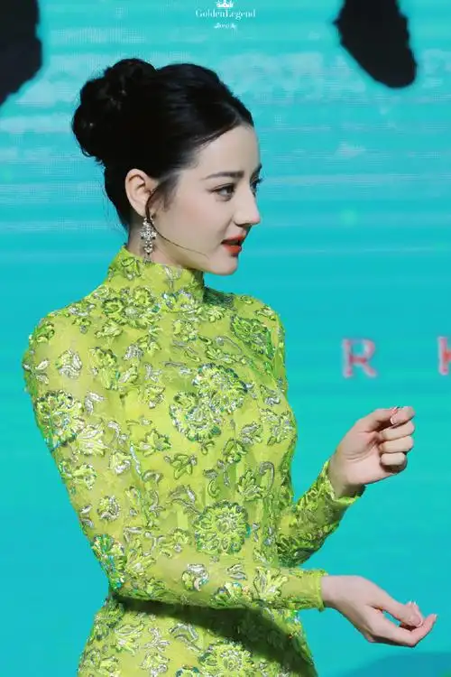 冠珠瓷砖品牌代言人迪丽热巴