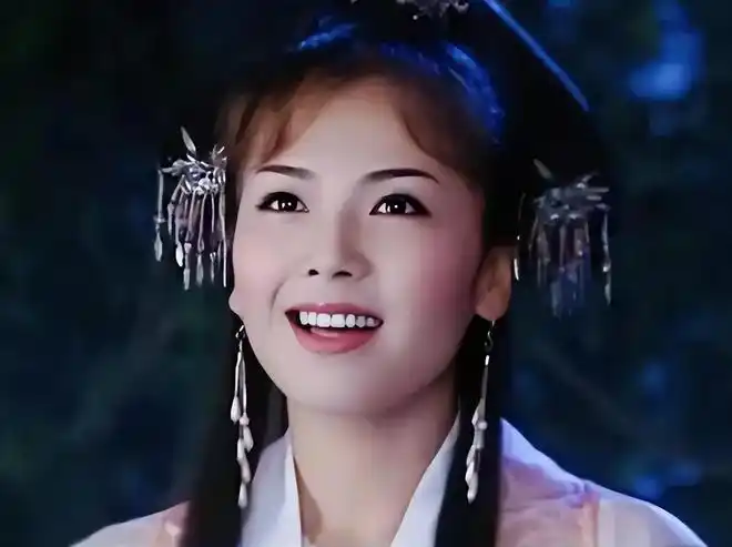 《天龙八部》里娇俏灵动的"阿朱",《白蛇传》里美貌又温柔的"白素贞"