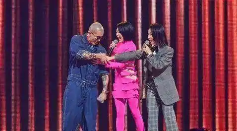 原创蔡健雅金曲奖四度封后具俊晔闪现萧亚轩压轴周杰伦发新专辑