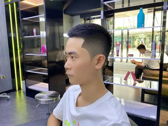 男孩子一定要剪的一个发型栗子头