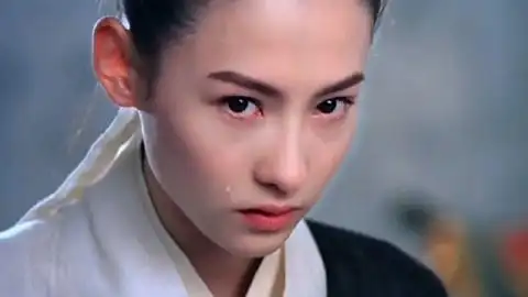 还记得张柏芝的刘月娥吗?那时的她女扮男装美的雌雄难辨!