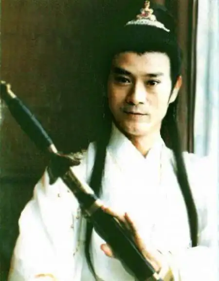 p>郑少秋,1947年2月24日出生于香港,祖籍广东,中国香港男演员,歌手.