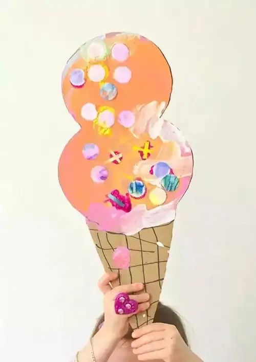 卡纸拼贴冰激凌 用手工纸做出不同"味道"的冰激凌