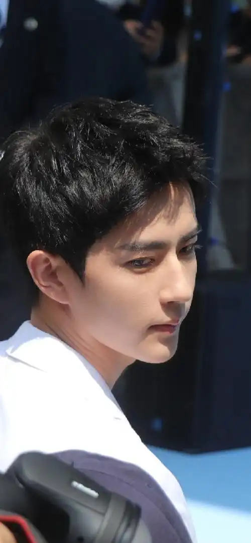 于朦胧带胡茬等的未修照片有人喜欢么