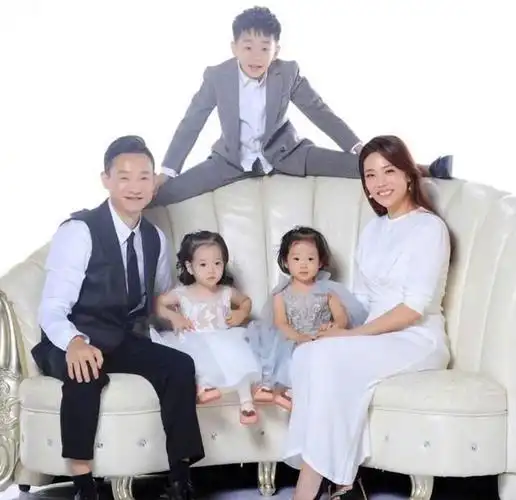 唐嫣罗晋被传生龙凤胎为何千分之五概率下女明星常生双胞胎