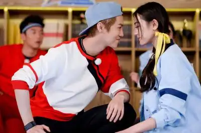 迪丽热巴鹿晗亲吻