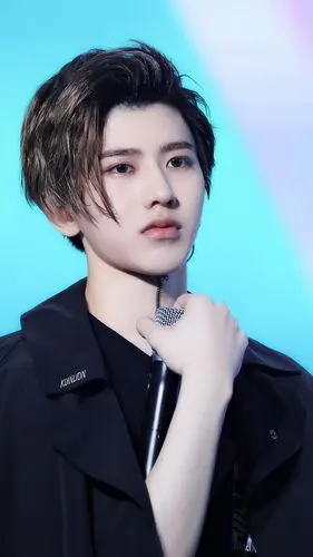 蔡徐坤 大奎 喉结拉链