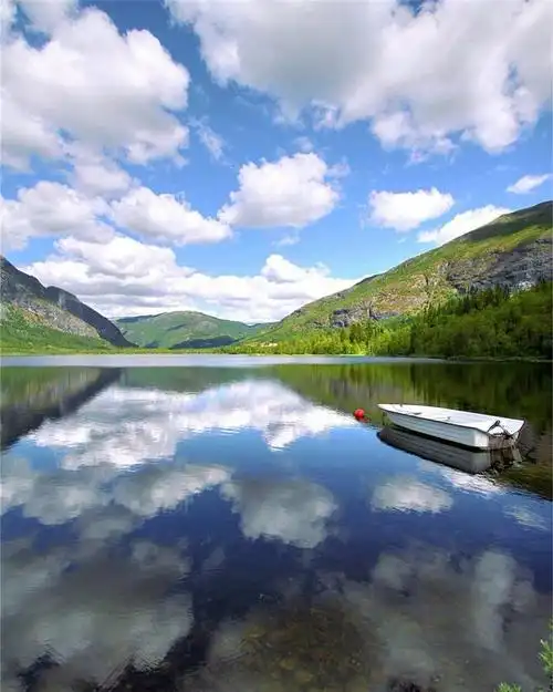 好天气带来好心情!特别是清净明朗的天空!