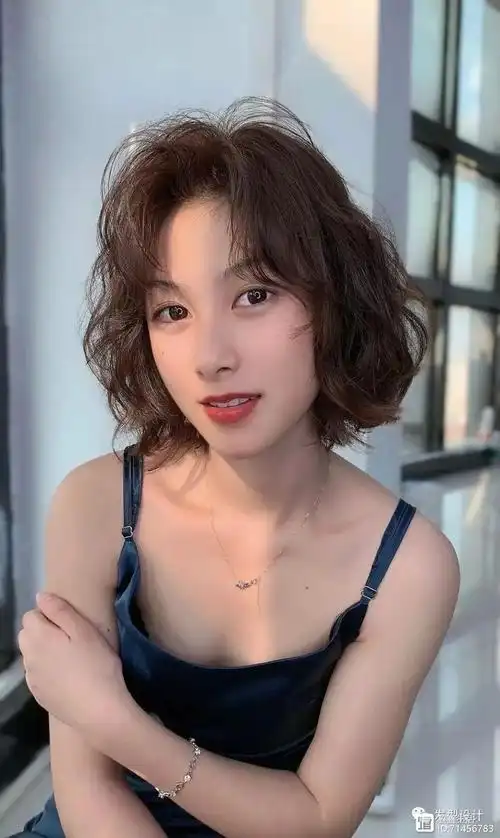 2021高人气烫短发最好看