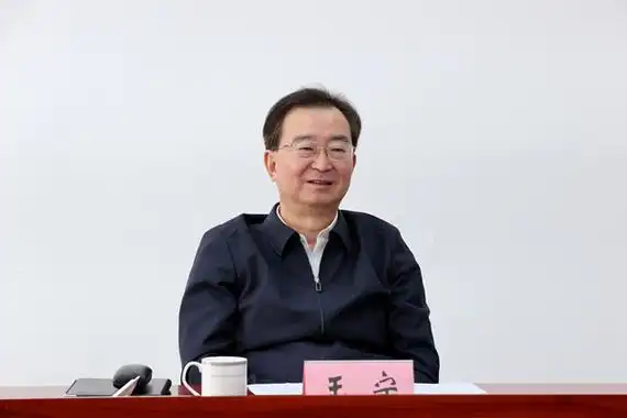 王宁在会泽县接待信访群众时强调 以主题教育成果推动信访工作再上新