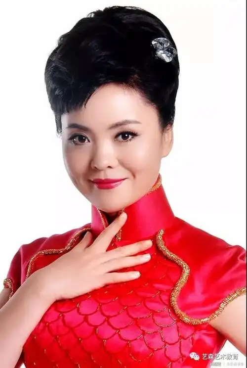 女高音歌唱家,中国音乐学院声歌系教授,博士生导师.