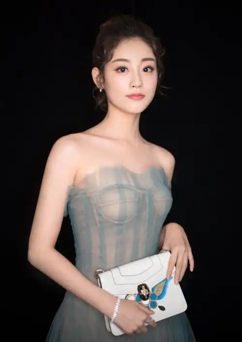 祝绪丹大胆抹胸通透长裙清纯又性感