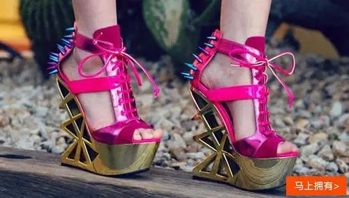 奇葩无底鞋,你敢试穿么?