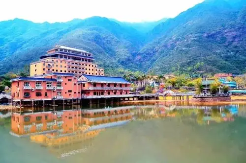 莲花山温泉度假村泡温泉多少钱汕尾莲花山温泉度假村门票预订