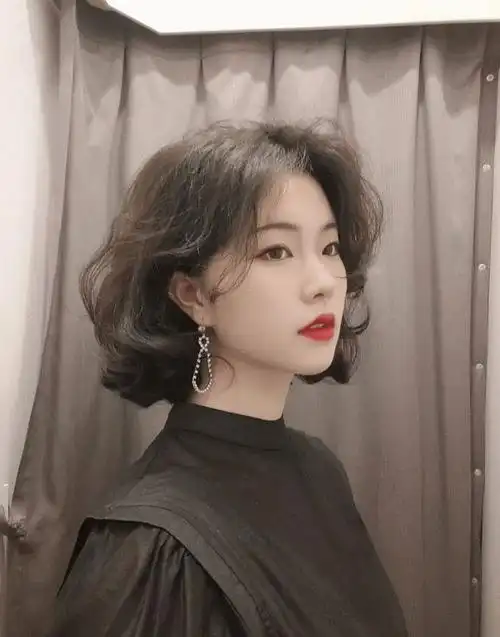 40岁左右的女性发型这样剪时尚年轻不老气