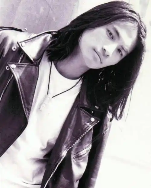 演员耿乐:一家4代3个姓,娶小12岁运动员,如今家庭幸福美满_管虎_爷爷