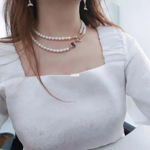 珍珠项链搭配方领好赞