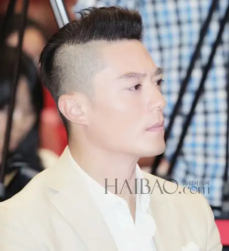 古装男神霍建华留起了莫西干火焰式新发型!