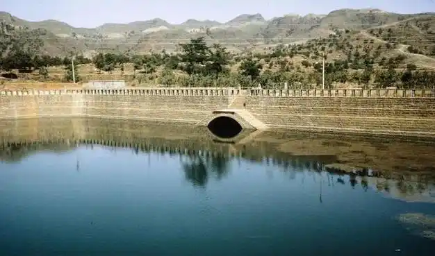 这里是水库红旗渠的介绍曙光洞简介水坝这可能就是浊漳河山谷里的房屋