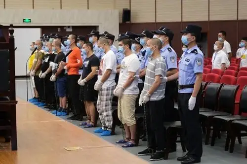 被告人侯江,沙则死刑,被告人严昌斌,刘金云死刑,缓期二年执行,并对